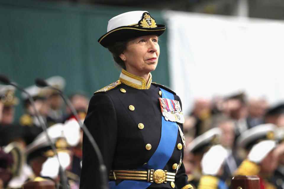 La princesse Anne lors de la cérémonie de mise en service du HMS Queen Elizabeth à la base navale de HM en 2017. (Getty Images)