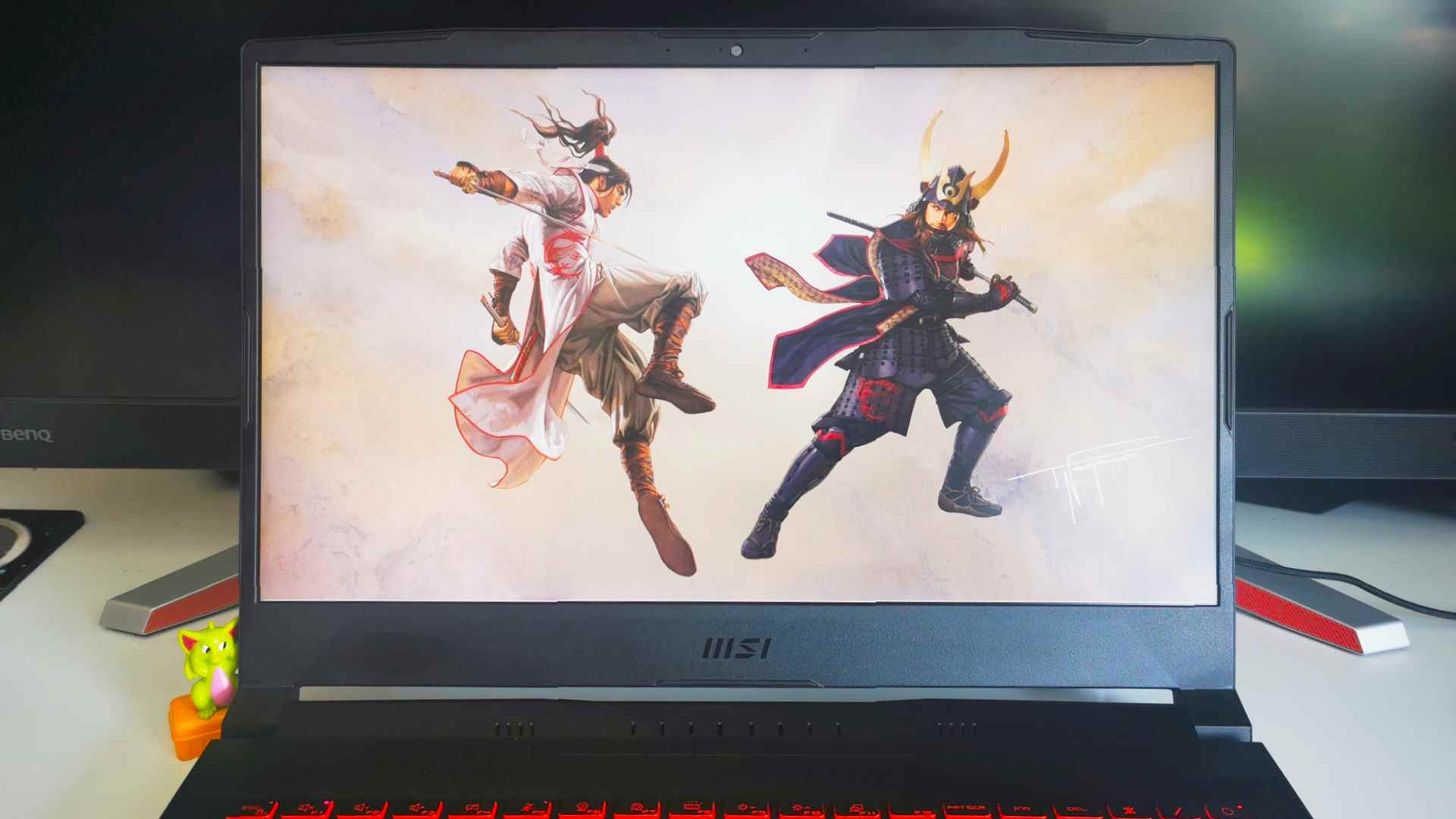 Écran MSI Katana GF66 12U avec fond d'écran sur le thème des samouraïs
