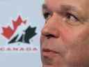 Le PDG de Hockey Canada, Scott Smith, promu au poste le plus élevé de Hockey Canada le 1er juillet, a témoigné sur la Colline du Parlement devant le Comité permanent du patrimoine canadien le mois dernier. « 12 ou 13 » des 19 joueurs ont été interviewés avant la conclusion de l'enquête initiale et incomplète en septembre 2020.