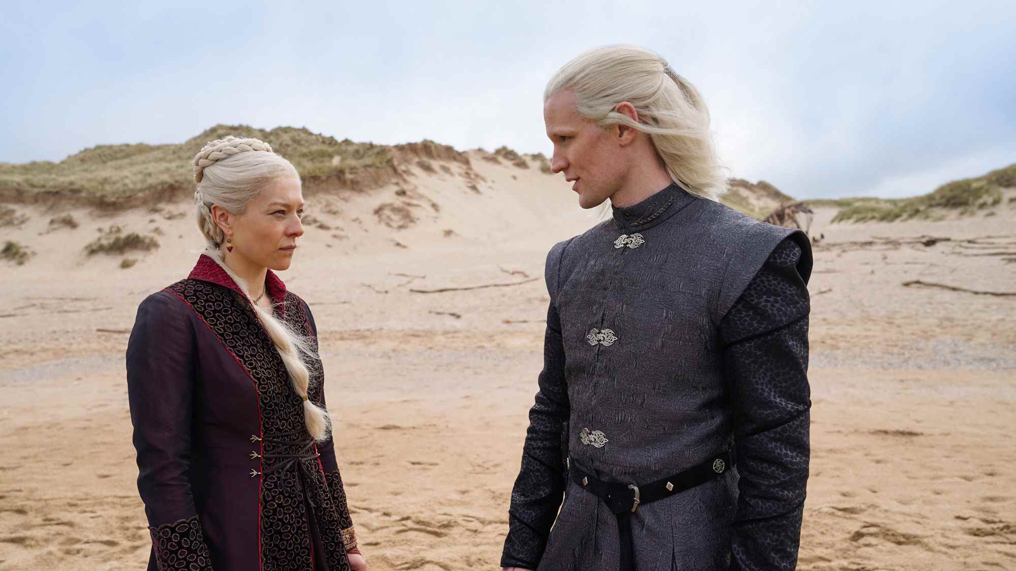 Emma D'Arcy en princesse Rhaenyra Targaryen et Matt Smith en prince Daemon Targaryen dans House of the Dragon