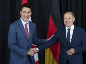 Le premier ministre Justin Trudeau accueille le chancelier allemand Olaf Scholz à Montréal, le lundi 22 août 2022.