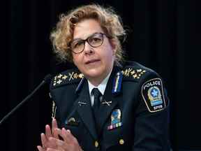 La chef intérimaire de la police de Montréal, Sophie Roy, prend la parole lors d'une conférence de presse à Montréal, le samedi 27 août 2022, où elle a présenté des plans pour lutter contre la violence armée à Montréal.