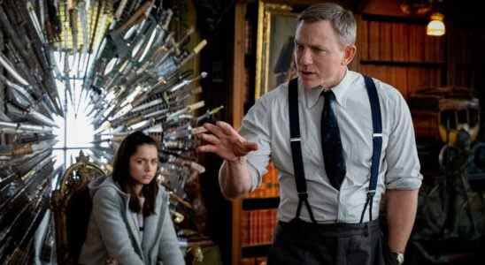 Daniel Craig a passé des mois à réapprendre ses couteaux Accent For Glass Onion
