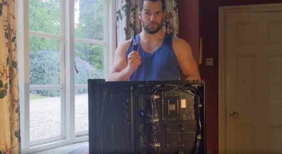 Henry Cavill builds a PC