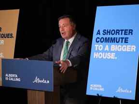 Le premier ministre de l'Alberta, Jason Kenney, lance une campagne pour attirer des travailleurs dans la province le lundi 15 août 2022.