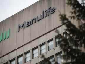 La Société Financière Manuvie affirme avoir enregistré une baisse de 1,6 milliard de dollars de ses bénéfices au deuxième trimestre.