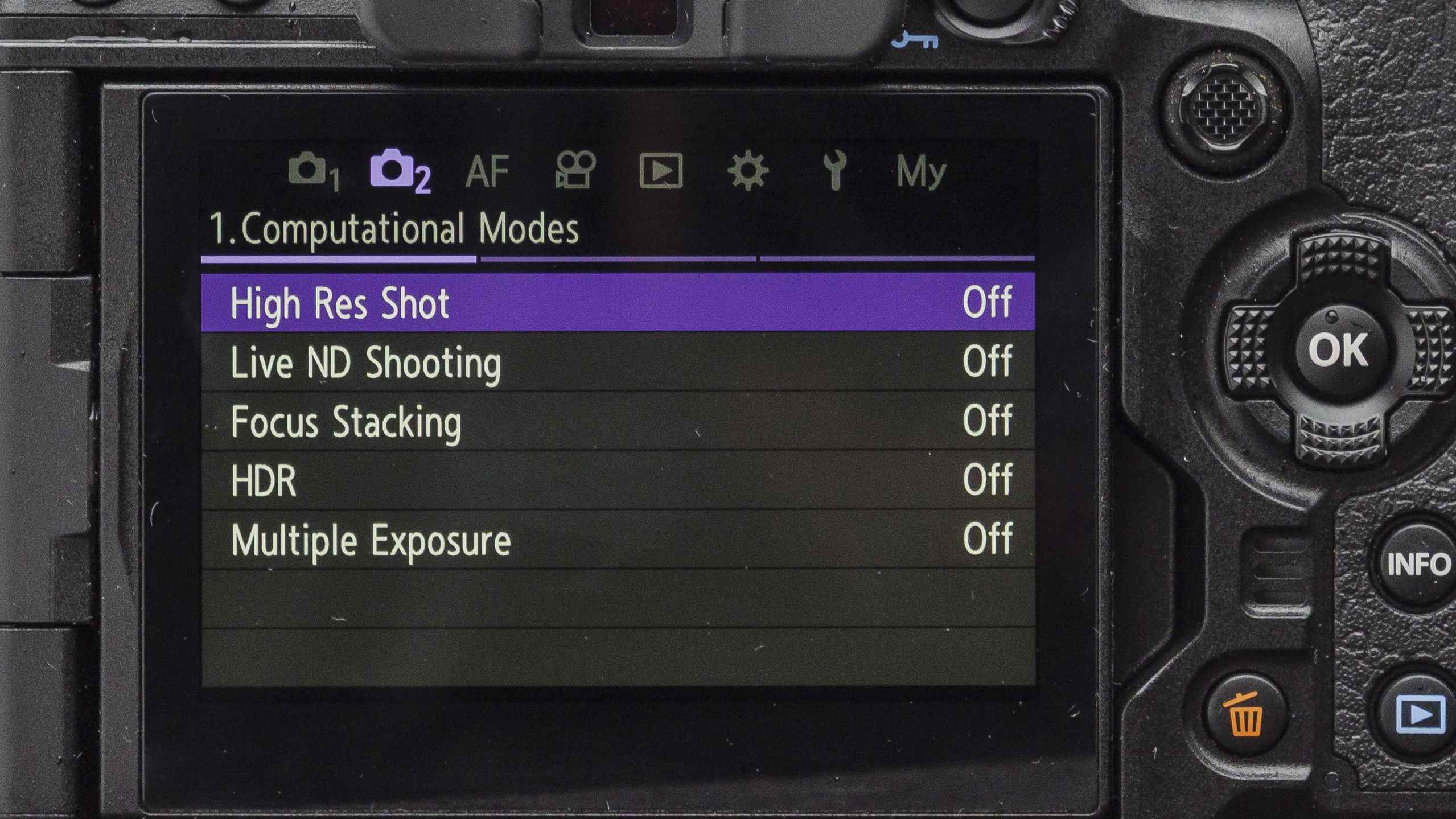 L'écran arrière de la caméra OM System OM-1