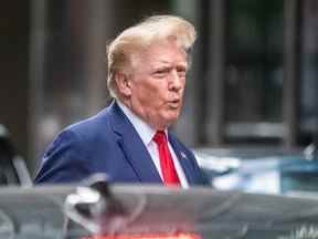 Donald Trump quitte la Trump Tower deux jours après que des agents du FBI ont perquisitionné son domicile de Mar-a-Lago Palm Beach, à New York, New York, États-Unis, le 10 août 2022.