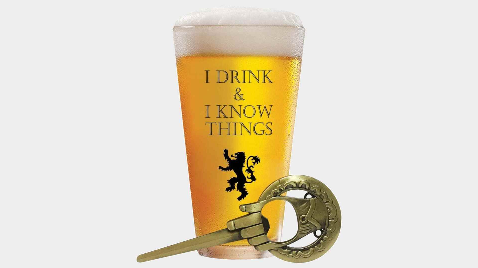 Game of Thrones cite un verre à pinte derrière un décapsuleur-version de la broche Main du Roi