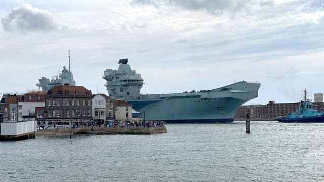 Retour du HMS Prince of Wales à Portsmouth