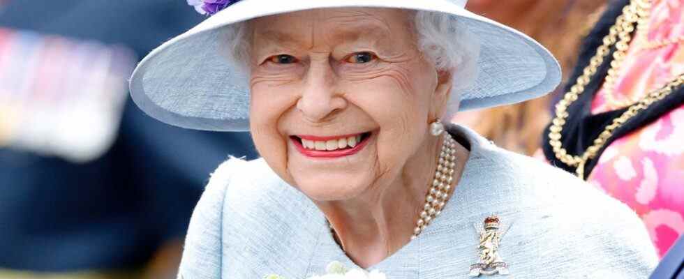 La reine Elizabeth II, le plus ancien monarque régnant de Grande-Bretagne, décède à 96 ans