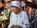La reine Elizabeth II lors de la traditionnelle cérémonie des clés à Holyroodhouse le 27 juin 2022 à Édimbourg, en Écosse.