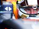 Le pilote Red Bull Max Verstappen se prépare à conduire dans le garage lors des essais avant le Grand Prix d'Italie de F1 à l'Autodromo Nazionale Monza à Monza, en Italie, le 9 septembre 2022.