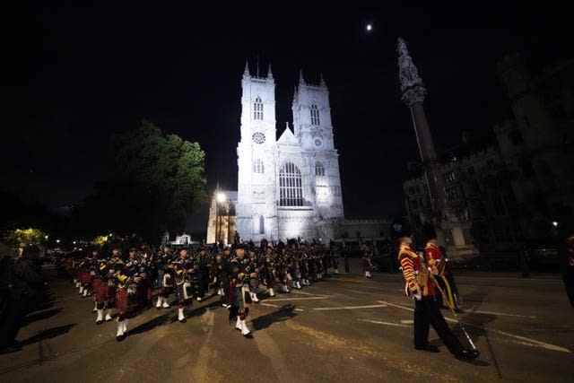 La procession a voyagé de Westminster Hall à l'abbaye de Westminster