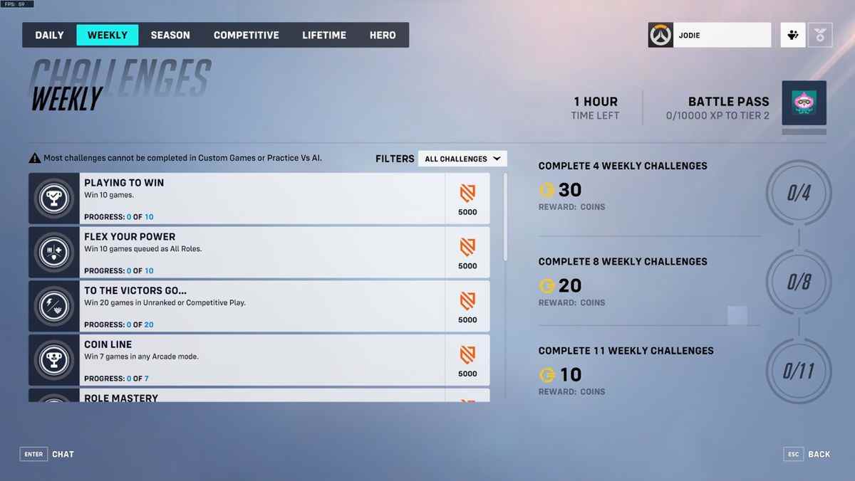 Un menu dans Overwatch 2 montrant les défis hebdomadaires et les récompenses pour la passe de combat du jeu
