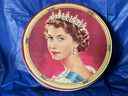 La boîte à biscuits qui a commencé la collection de souvenirs de la reine Elizabeth II de Joy Suluk au début des années 1980. 