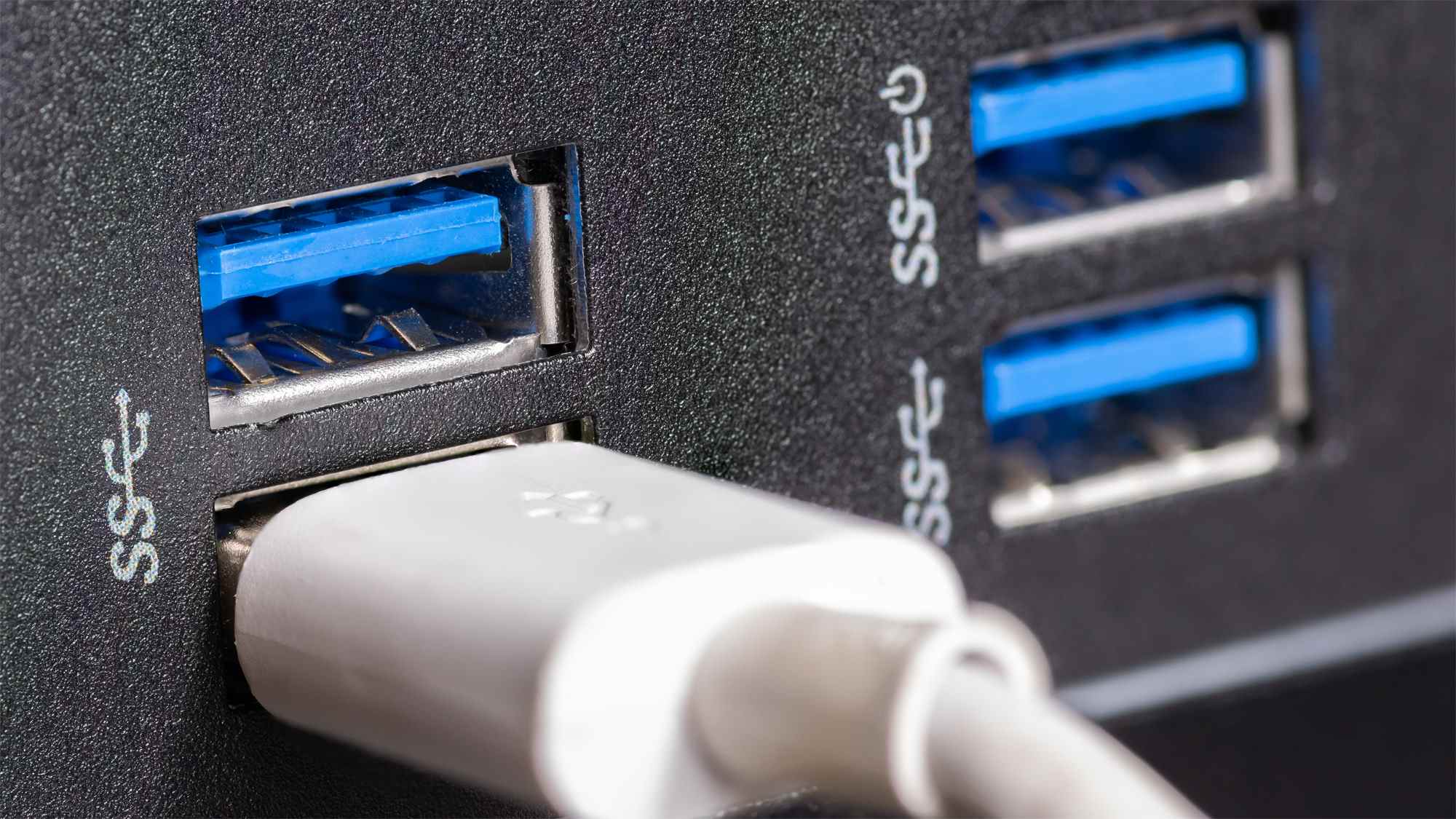 Les ports USB 3.0 / 3.1 / 3.2 5 Gbps sont souvent bleus