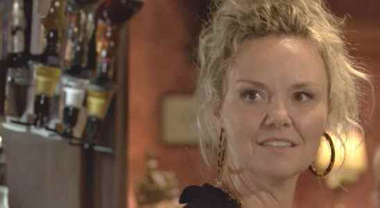 Janine Butcher d'EastEnders révèle sa grossesse dans une scène de choc