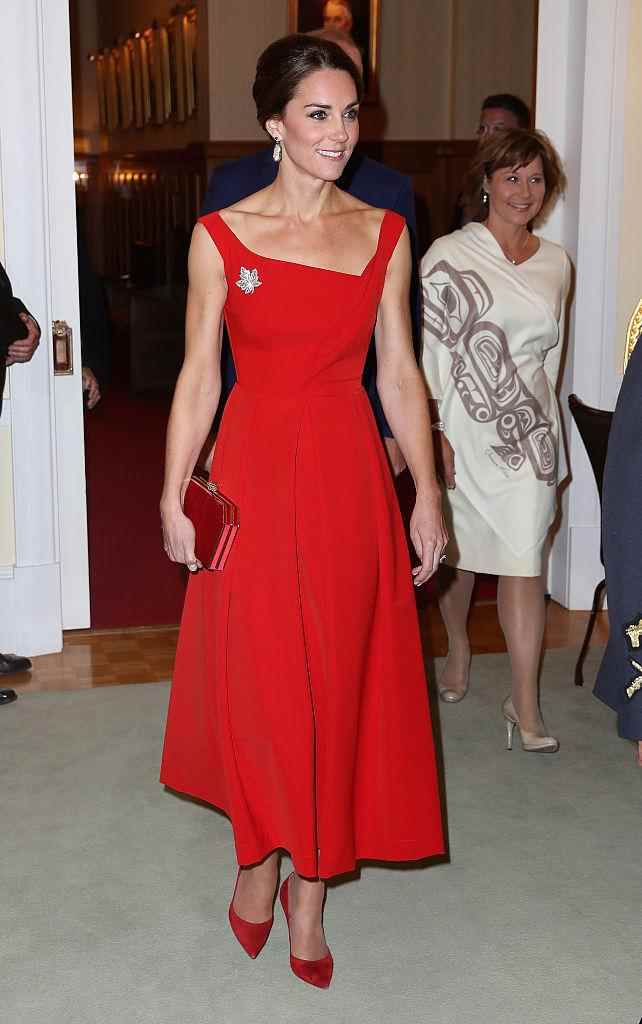 La duchesse de Cambridge portait une robe rouge à Government House au Canada le 27 septembre 2016. (Getty Images)