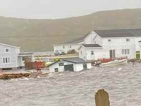 Dommages causés par la tempête post-tropicale Fiona sur les îles Burnt, dans la province canadienne de Terre-Neuve-et-Labrador.