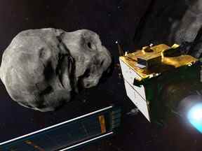 Le vaisseau spatial DART (Double Asteroid Redirection Test) de la NASA avant l'impact sur le système d'astéroïdes binaires Didymos est illustré dans ce document d'illustration non daté.