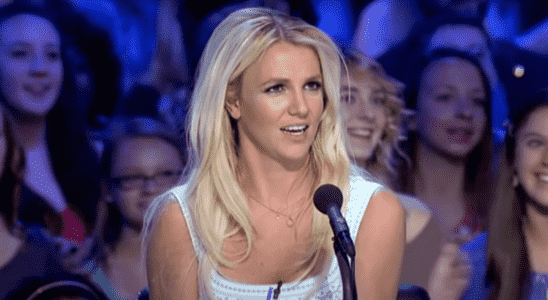 Britney Spears clarifie les commentaires après avoir apparemment fait honte aux danseurs de secours de Christina Aguilera