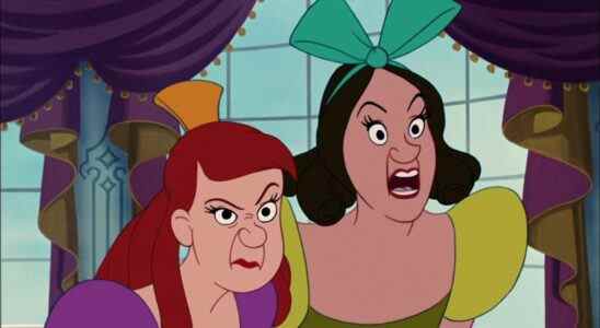 Disney World Parkgoer essaie de frapper des demi-sœurs maléfiques dans une vidéo virale, se fait rôtir à la place