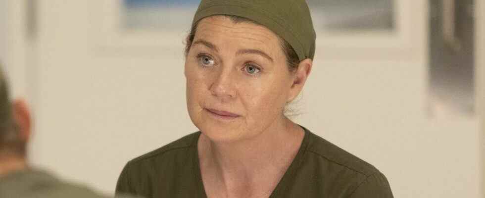 Meredith Grey in green scrubs.