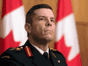 Maj.-Gén.  Dany Fortin écoute une question lors d'une conférence de presse le mardi 5 janvier 2021 à Ottawa.