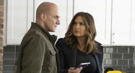 Benson and Stabler in a house in Law and Order: Organized Crime