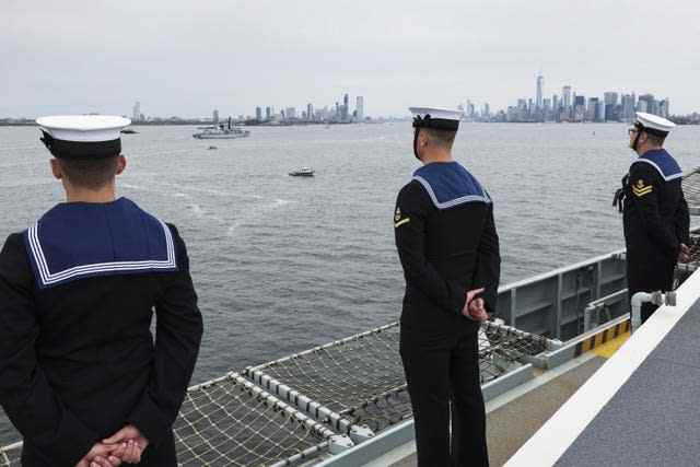 Le HMS Queen Elizabeth arrive à New York