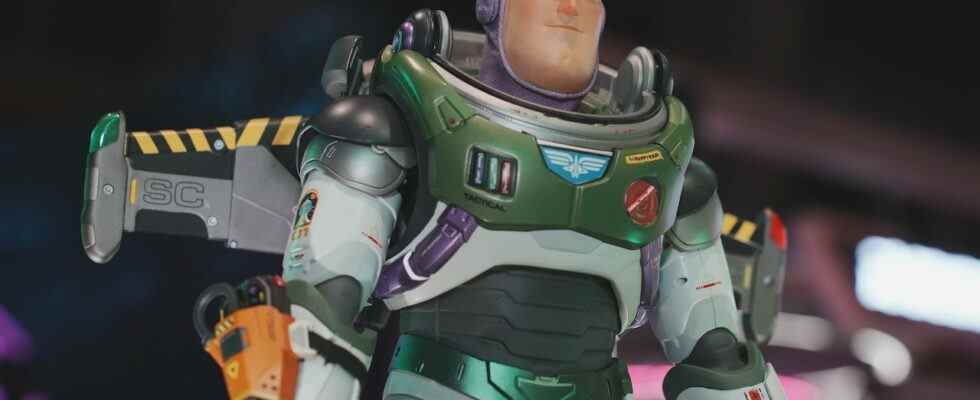 Le robot Buzz Lightyear de Robosen transforme le Space Ranger en un "objet de collection vivant"