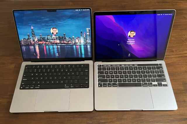La différence physique est plus claire lorsque vous comparez le MacBook Pro 14 pouces 2021 (à gauche) et le MacBook Pro 13 pouces 2022 (à droite).