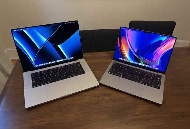 Les ordinateurs portables MacBook Pro 14 et 16 pouces d'Apple.  Les modèles mis à jour devraient arriver le mois prochain, bien que les offres d'aujourd'hui soient toujours à des prix décents pour ceux qui ont besoin d'un ordinateur portable Mac puissant en ce moment.
