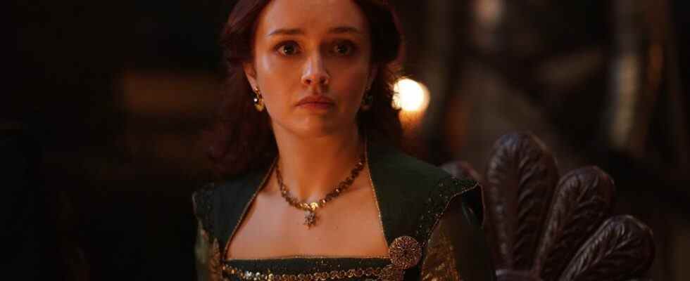 Olivia Cooke as Alicent Hightower wearing a green dress.