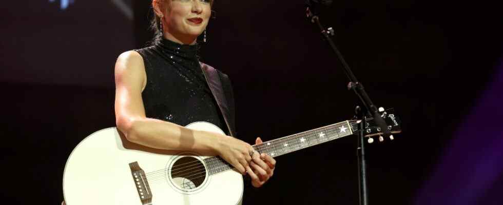Taylor Swift révèle son processus d'écriture dans le discours des Nashville Songwriter Awards