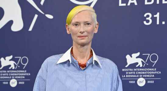 Tilda Swinton fait une déclaration politique au Festival du film de Venise : "C'est mon honneur de porter la moitié du drapeau ukrainien" Le plus populaire doit être lu Inscrivez-vous aux newsletters Variété Plus de nos marques