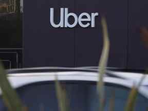 Un bureau Uber est montré à Redondo Beach, Californie, le 16 mars 2022.