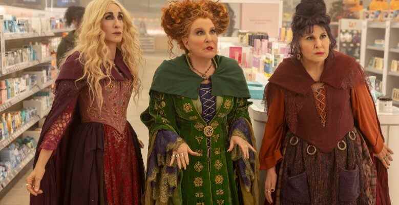 (L-R): Sarah Jessica Parker as Sarah Sanderson, Bette Midler as Winifred Sanderson, and Kathy Najimy as Mary Sanderson in HOCUS POCUS 2, exclusively on Disney+. Photo by Matt Kennedy. © 2022 Disney Enterprises, Inc. All Rights Reserved.