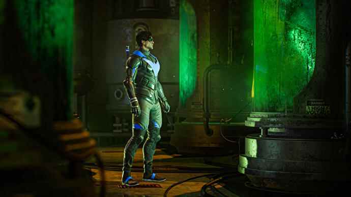Aperçu de Gotham Knights - Nightwing regarde un réservoir de liquide vert