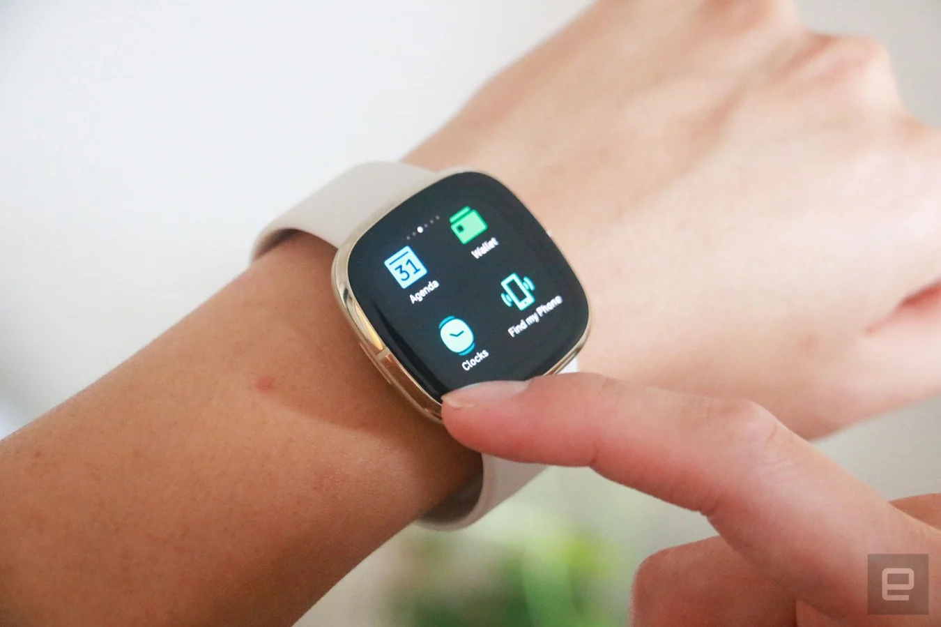 Interface de la montre connectée Fitbit Sense