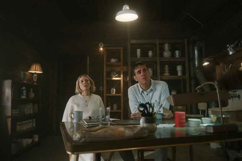L'Observateur.  (L à R) Naomi Watts comme Nora Brannock, Bobby Cannavale comme Dean Brannock dans l'épisode 106 de The Watcher.  Cr.  Avec l'aimable autorisation de Netflix © 2022