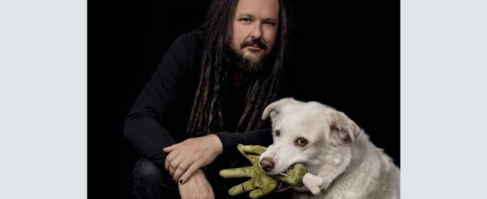 Jonathan Davis de Korn parle de Freak on a Leash, sa nouvelle gamme de produits pour animaux de compagnie sur le thème de l'horreur et du rock (EXCLUSIF)