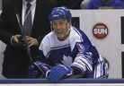 La légende des Maple Leafs Borje Salming, qui a reçu un diagnostic de SLA au début de l'été, ne peut communiquer qu'avec un I-pad et a besoin d'un tube d'alimentation.
