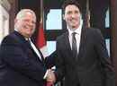 Le premier ministre de l'Ontario Doug Ford (à gauche) et le premier ministre Justin Trudeau.