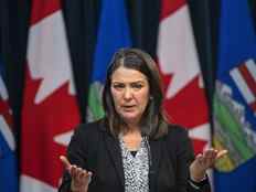 La première ministre de l'Alberta, Danielle Smith, s'excuse pour ses commentaires passés sur l'invasion de l'Ukraine