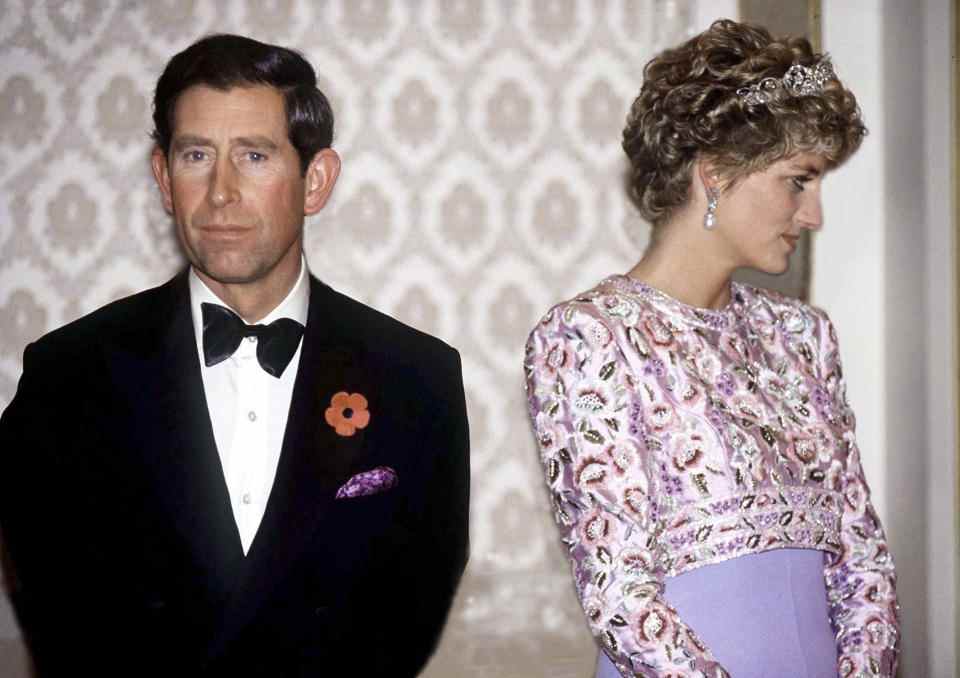 CORÉE DU SUD - 03 NOVEMBRE : Le prince Charles et la princesse Diana lors de leur dernier voyage officiel ensemble - Une visite en République de Corée (Corée du Sud). Ils assistent à un banquet présidentiel à la Maison Bleue de Séoul (photo de Tim Graham Photo Library via Getty Images)