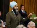 Le chef du Nouveau Parti démocratique du Canada, Jagmeet Singh, prend la parole pendant la période des questions à la Chambre des communes sur la Colline du Parlement à Ottawa, Ontario, Canada le 22 septembre 2022. REUTERS/Blair Gable