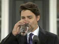 Justin Trudeau a facturé 1 000 $ aux contribuables pour des «boîtes à boire, des bouteilles d'eau en quelque sorte»