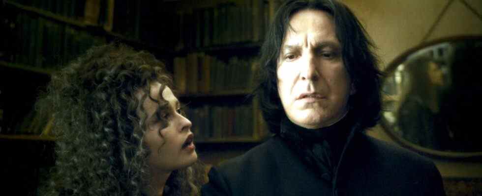 Alan Rickman a critiqué la scène de la mort du "prince de sang-mêlé" de Dumbledore : "Cela semble étrangement manquer de drame"